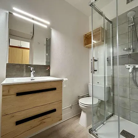 Cosy A 50m Des Pistes Avec Wifi Et Parking - Fr-1-525-214 *